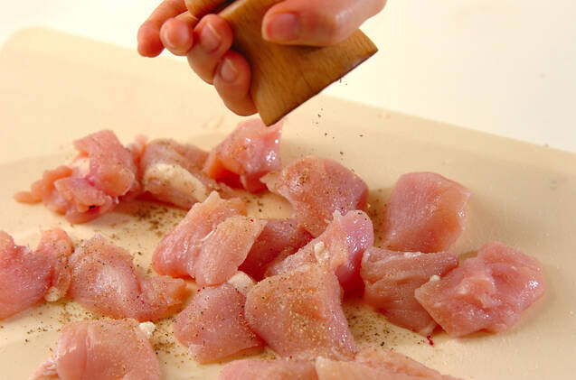 梅マヨダレ和えチキンソテーの作り方の手順1