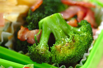 ブロッコリーとベーコンのソテー