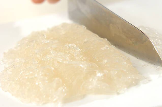 春雨とカリカリジャコのサラダの作り方の手順1