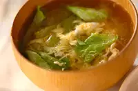 レタスとふわふわ卵のスープ