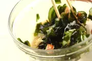 カニとワカメの酢の物の作り方1