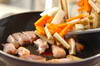 豚肉と根菜の甘辛炒め煮の作り方の手順3