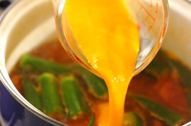 トマトとオクラのスープの作り方の手順3