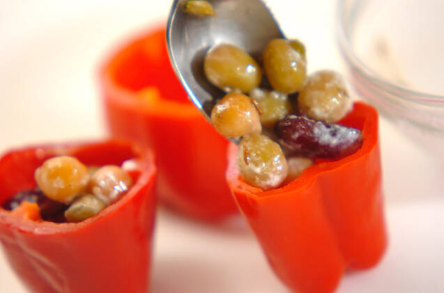 ビーンズサラダのピーマンカップの作り方の手順3