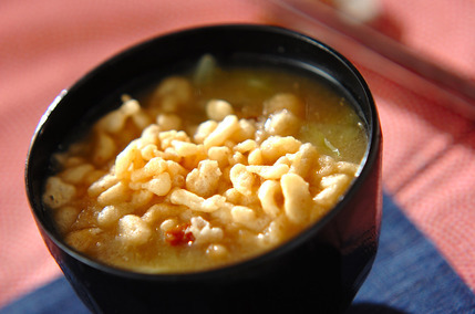 キャベツと天かすのみそ汁