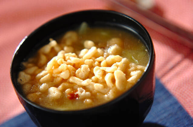 キャベツと天かすのみそ汁