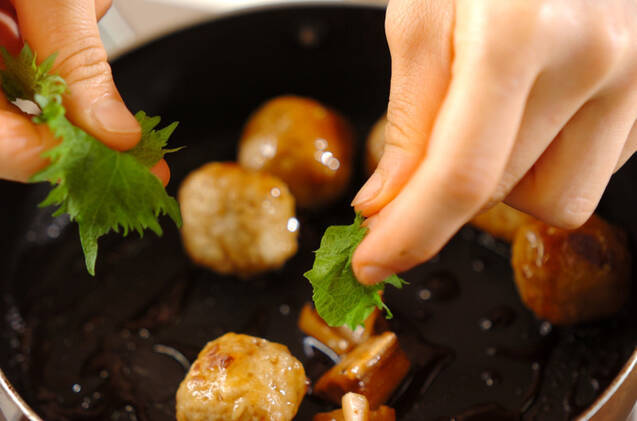肉団子の照り焼き炒めの作り方の手順2