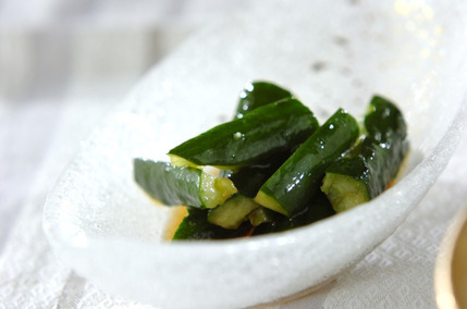 たたきキュウリの即席漬け