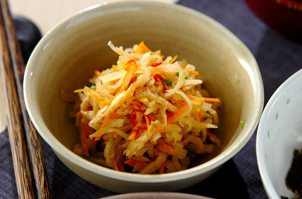 切干し大根と油揚げの煮物