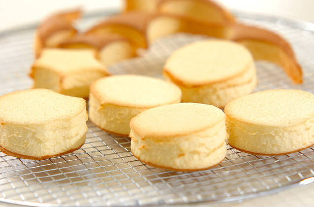 焼きケーキイチゴパフェの作り方の手順3