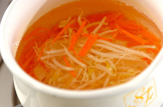 ニンジンとモヤシのサッパリ和えの作り方の手順1