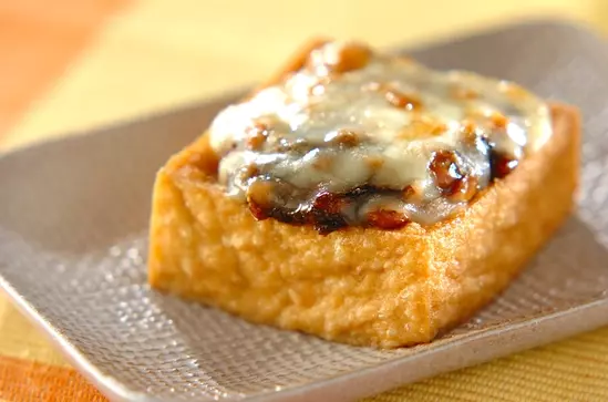 香ばしい厚揚げの納豆チーズのせトースターで簡単 副菜 レシピ 作り方 E レシピ 料理のプロが作る簡単レシピ