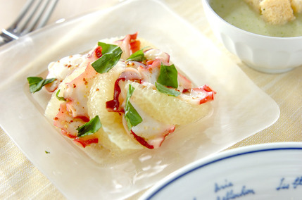 タコとグレープフルーツのカルパッチョ