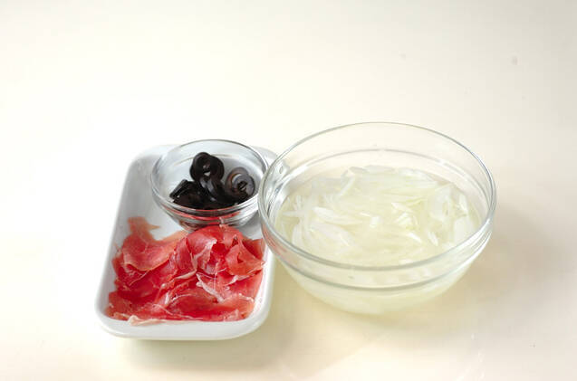 生ハムオリーブ奴の作り方の手順1