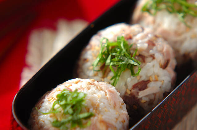 塩サバの混ぜご飯にぎり