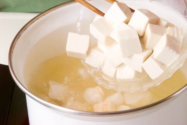 豆腐とワカメのみそ汁の作り方の手順4