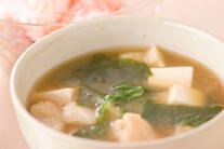 豆腐とワカメのみそ汁