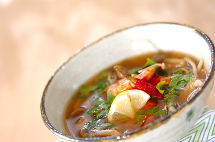 キノコのエスニックスープ