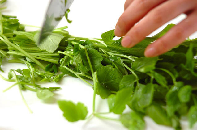 セリのクルミ和えの作り方の手順2