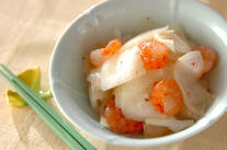 カブとエビのマリネ