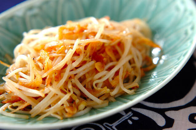 モヤシと干し桜エビのサッパリ炒め