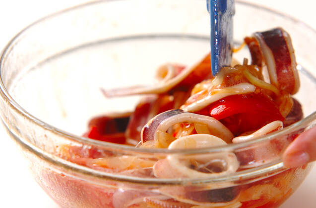 トマトとイカのマリネの作り方の手順4