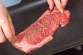 牛肉のグリエ　塩とゴマ油での作り方2