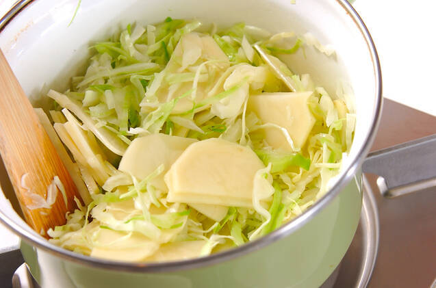 キャベツの白いスープの作り方の手順4
