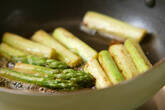 グリーンアスパラのバター炒めの作り方2