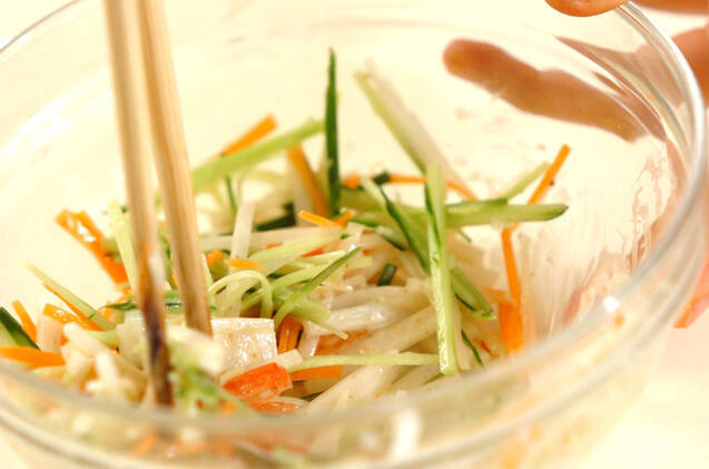 せん切り野菜のサラダの作り方の手順2