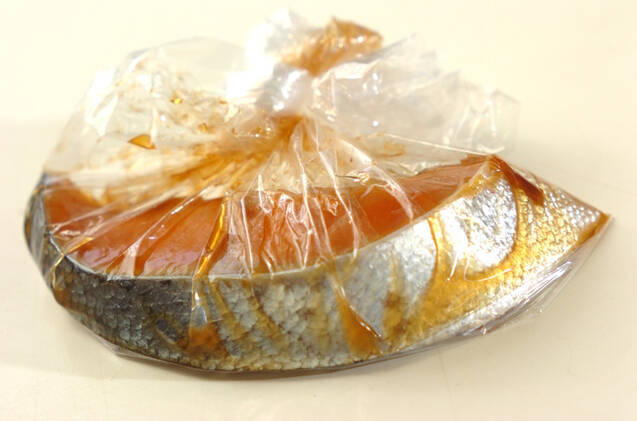 鮭のレモンしょうゆ焼きの作り方の手順1