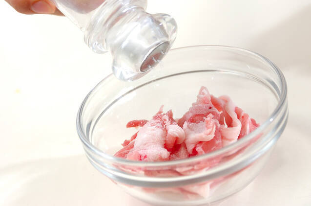 豚とキャベツの甘酢炒めの作り方の手順1