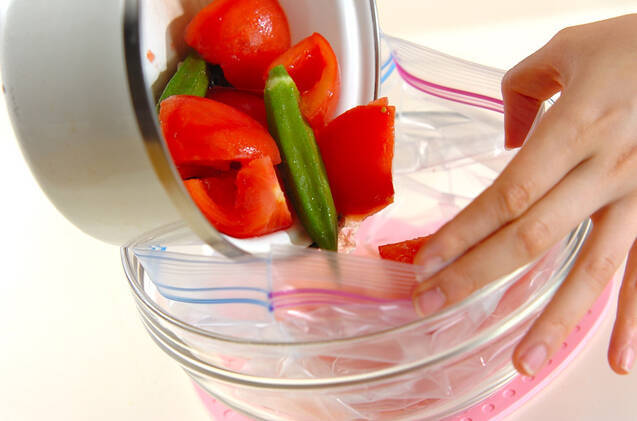 トマトとオクラのだし浸しの作り方の手順4