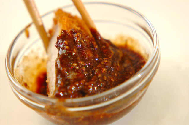 ゴマたっぷりカツサンドの作り方の手順1