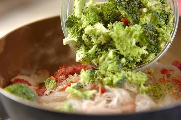 コンビーフと春雨の炒め物の作り方の手順5