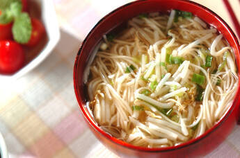 素麺とモヤシのスープ