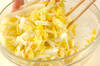 白菜とコーンのコールスローの作り方の手順3