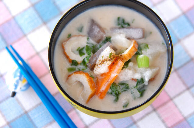 カブとちくわの粕汁