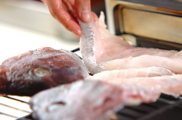 魚のアラの塩焼きの作り方の手順6