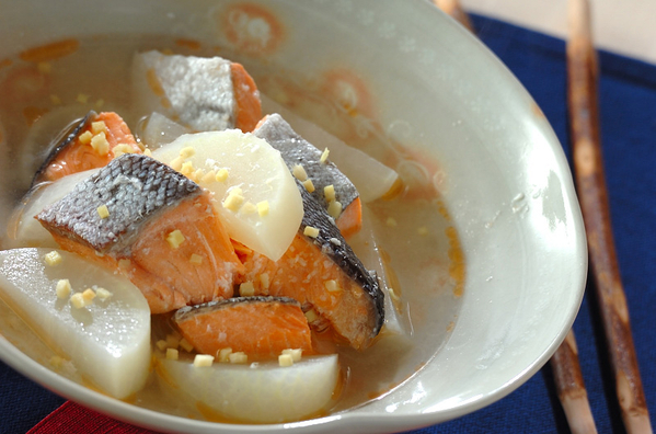 煮物に入れてもおいしい！鮭大根