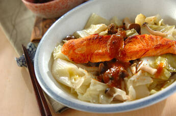 鮭のみそバター蒸し煮