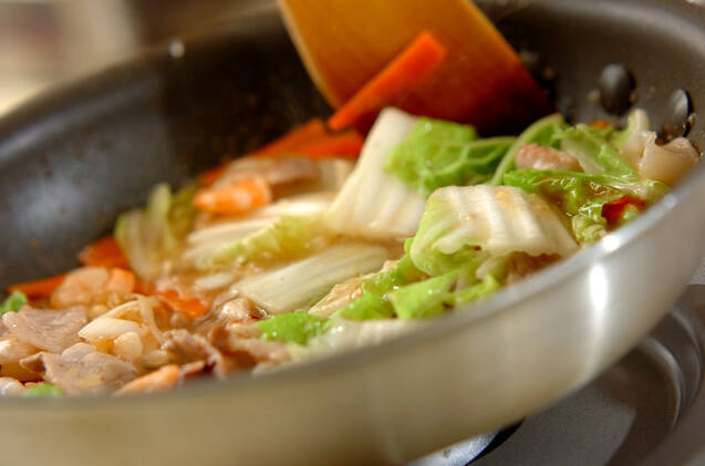 【チキンラーメンアレンジ】チキンラーメンであんかけ焼きそばの作り方の手順7