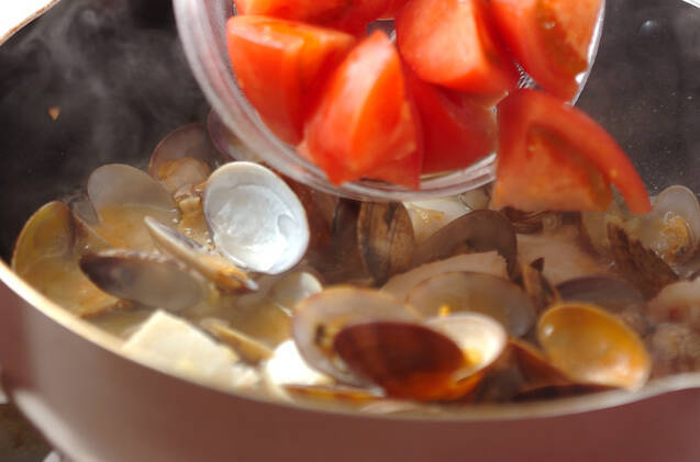 トマトと魚介のチリソース煮の作り方の手順8