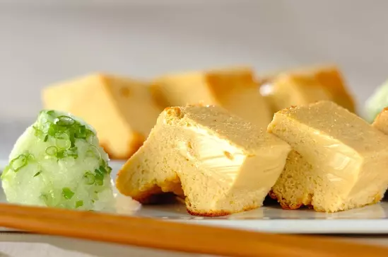 オーブンでふわふわだし巻き卵