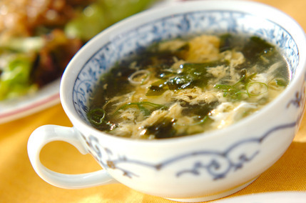 ワカメと卵のスープ