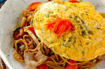 卵のせ焼きそば