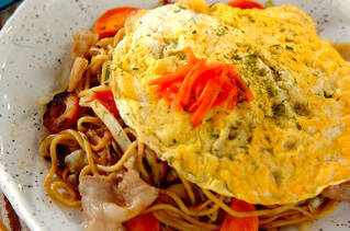 卵のせ焼きそば