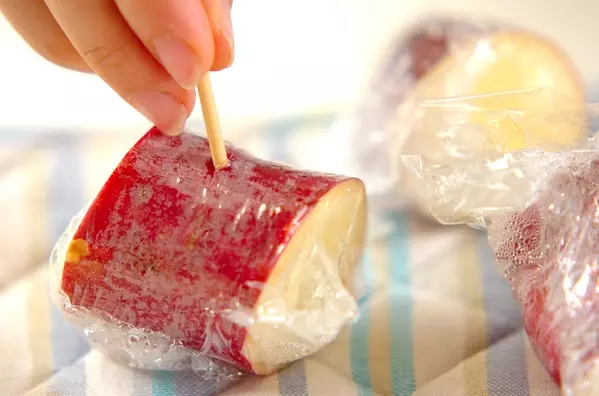 サツマイモのホイルバター焼きの下準備1