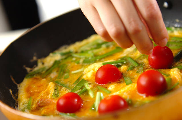 プチトマト入りカニ玉の作り方の手順6