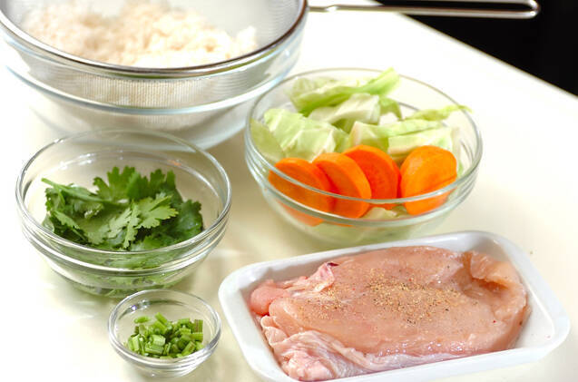 炊飯器で本格インド料理！プラオ風チキンの炊き込みの作り方の手順1